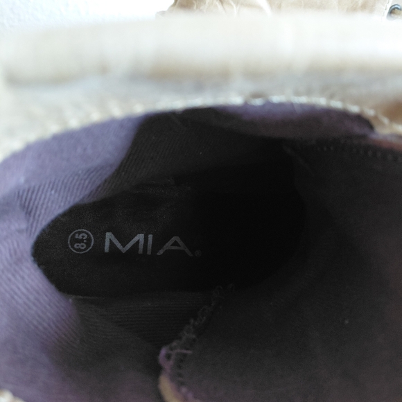 Mia Leather Boots - Picture 12 of 14